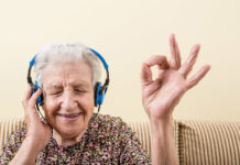 സാന്ത്വനമേകാം മ്യൂസിക് തെറാപ്പിയിലൂടെ music_listening