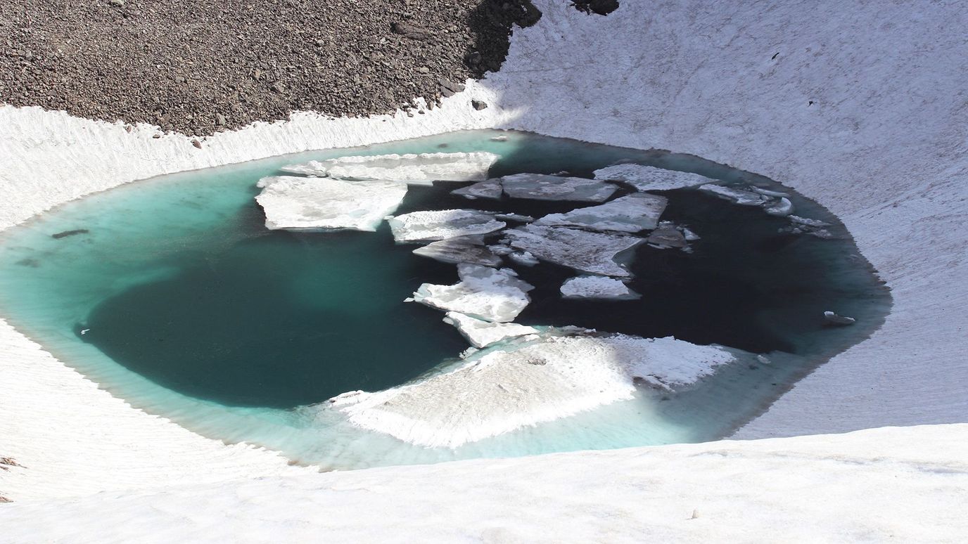 SKELETON LAKE
